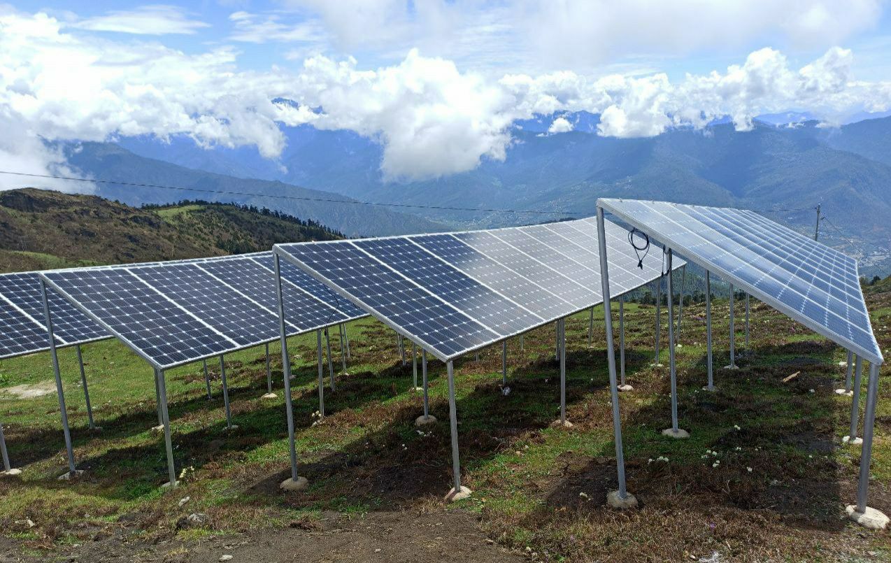 Solar Power Solutions for Remote Aviation Infrastructure